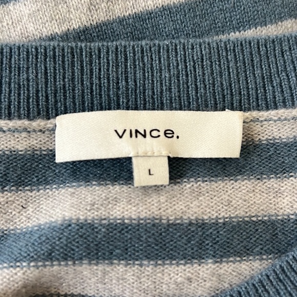 Vince Cashmere Crewneck Sweater - sz L - Picture 3 of 5